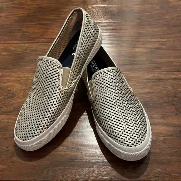 Sperry Women's Silver Slip-On Loafers 9 - Picture 1 of 10
